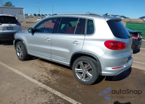 2017 Volkswagen Tiguan 2.0T Sport z USA, uszkodzony, nr VIN WVGUV7AX5HW509285